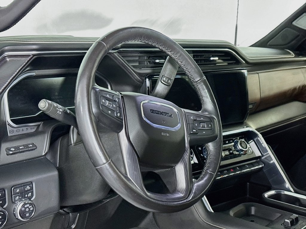 Used 2024 GMC Sierra 2500 Denali Ultimate AWD/4WD image 9