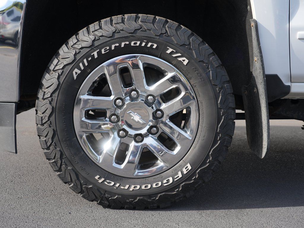Used 2018 Chevrolet Silverado 2500 LT AWD/4WD image 30