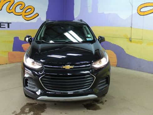 Used 2019 Chevrolet Trax LT w/ LT Convenience Package AWD/4WD image 3