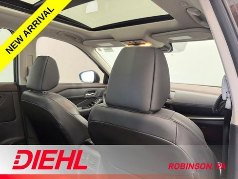 Used 2023 Nissan Rogue SV w/ SV Premium B Package AWD/4WD image 12