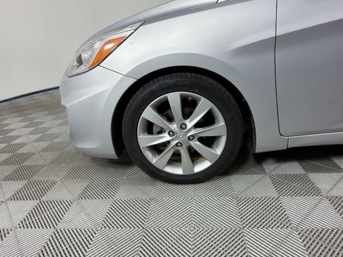 Used 2014 Hyundai Accent GLS w/ Option Group 2 FWD image 10