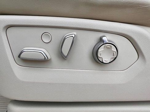 Used 2021 Cadillac Escalade Sport Platinum image 35