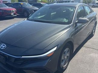 Used 2024 Hyundai Elantra SE FWD video 1