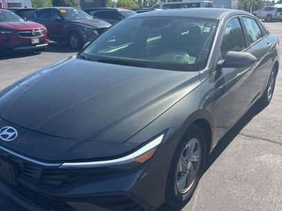 Used 2024 Hyundai Elantra SE