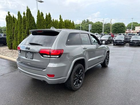 Used 2022 Jeep Grand Cherokee Laredo X AWD/4WD image 10