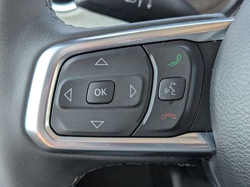 Used 2025 Jeep Wrangler Unlimited Sahara AWD/4WD image 21