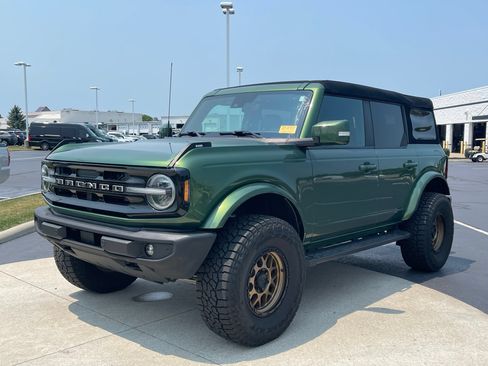 Used 2023 Ford Bronco Outer Banks AWD/4WD image 3
