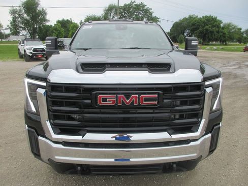 New 2026 GMC Sierra 3500 Pro AWD/4WD image 11