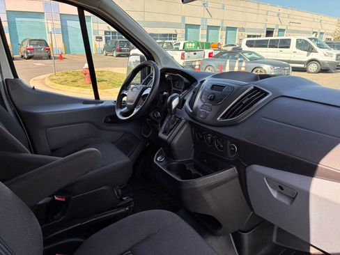 Used 2018 Ford Transit 250 130 Low Roof w/ Exterior Upgrade Package RWD image 12
