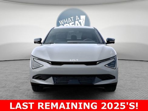 New 2025 Kia EV6 Wind AWD/4WD image 2