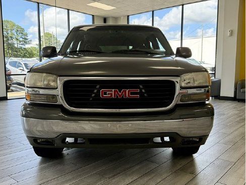 Used 2002 GMC Yukon SLE image 2