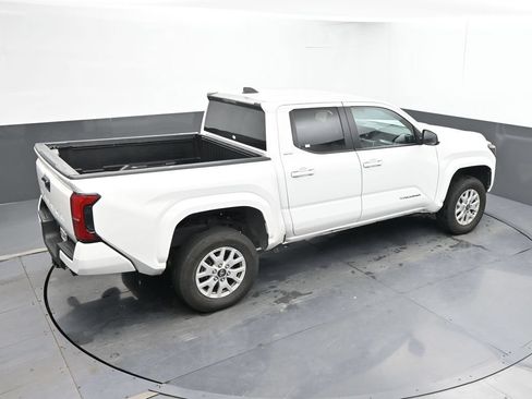 Used 2024 Toyota Tacoma SR5 AWD/4WD image 23
