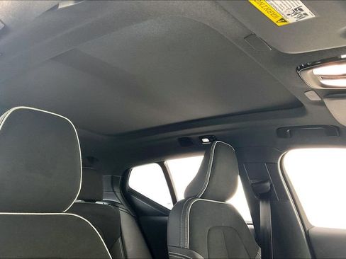 Certified 2025 Volvo XC40 B5 Plus image 23