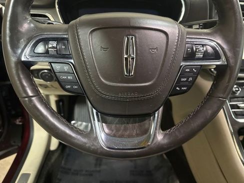 Used 2017 Lincoln Continental Select w/ Climate Package image 19