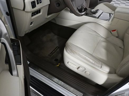 Used 2017 Lexus GX 460 image 10