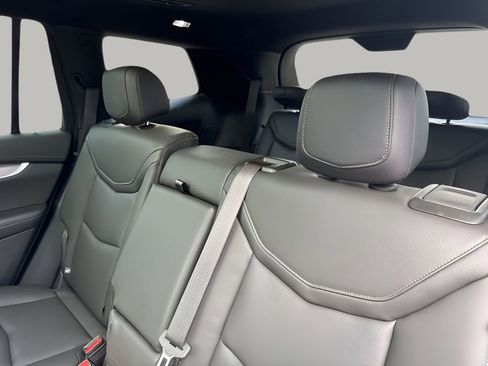 New 2025 Cadillac XT6 Luxury image 34