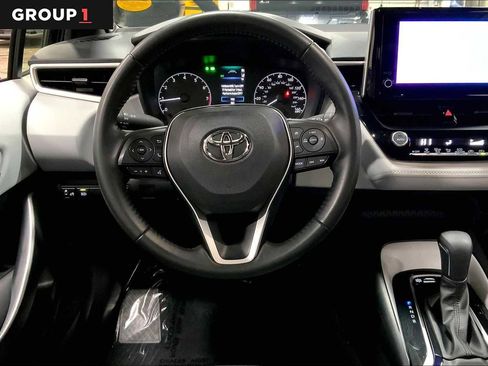 Used 2023 Toyota Corolla SE image 6