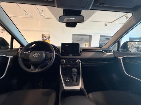 Used 2025 Toyota RAV4 LE image 32