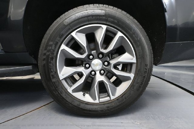 Used 2022 Chevrolet Suburban LT w/ Luxury Package AWD/4WD image 10