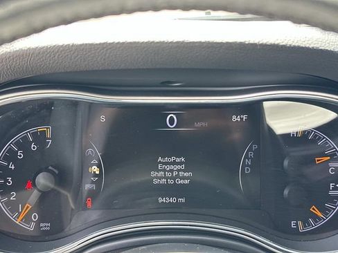 Used 2019 Jeep Grand Cherokee Limited w/ Luxury Group II AWD/4WD image 32
