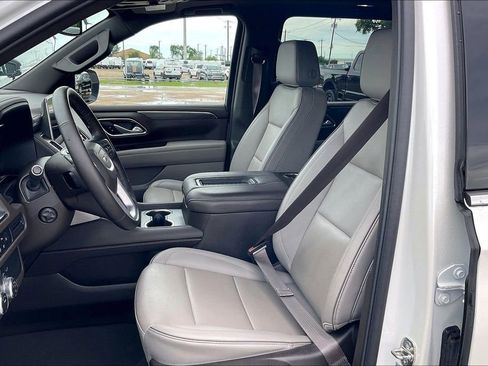 Used 2024 GMC Yukon XL SLT w/ SLT Luxury Package AWD/4WD image 18