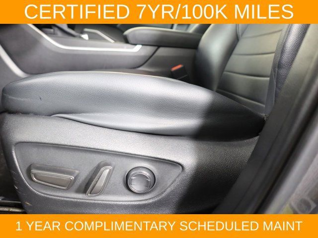 Used 2024 Toyota Highlander XLE FWD image 34