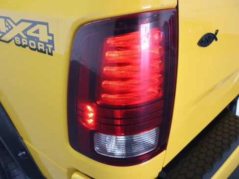 Used 2016 RAM 1500 Sport w/ Stinger Yellow Sport Package AWD/4WD image 31