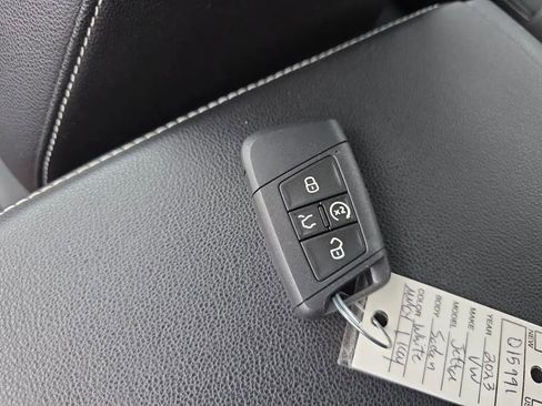 Used 2023 Volkswagen Jetta SE image 33