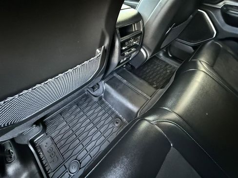 Used 2022 Jeep Grand Cherokee Trailhawk AWD/4WD image 34
