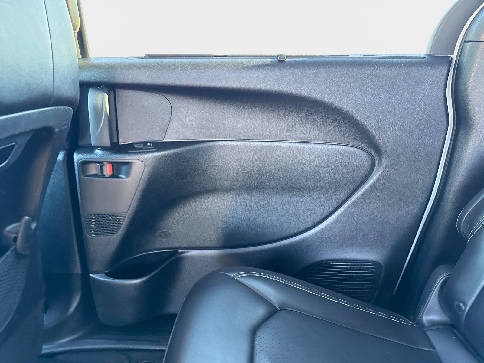 Used 2025 Chrysler Pacifica Select FWD image 15