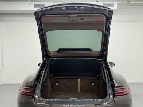 Used 2020 Porsche Panamera image 36