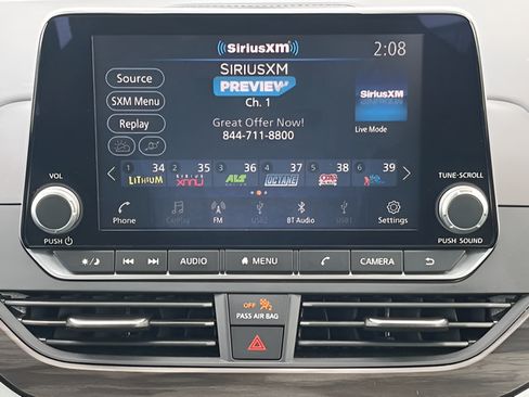 Used 2025 Nissan Altima 2.5 SV FWD image 25