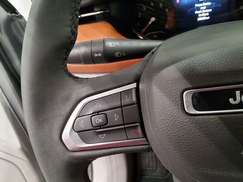 Used 2023 Jeep Compass Limited AWD/4WD image 25