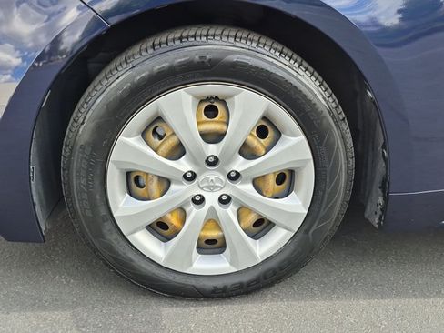 Used 2020 Toyota Corolla LE FWD image 23