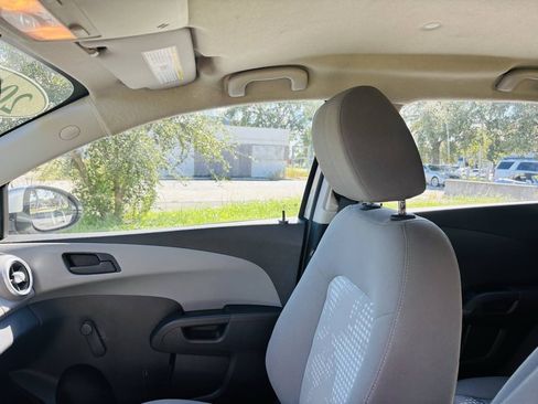 Used 2020 Chevrolet Sonic LT image 22