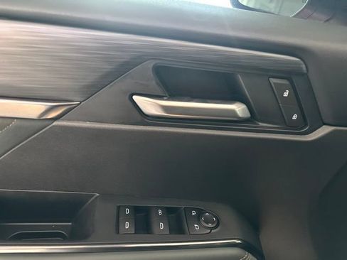 Used 2025 GMC Acadia AT4 w/ Luxury Package AWD/4WD image 17