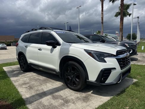 Used 2024 Subaru Ascent Touring AWD/4WD image 3