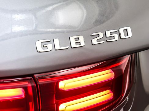 New 2026 Mercedes-Benz GLB 250 image 9