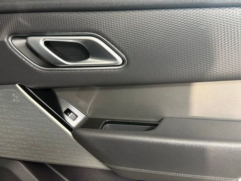 Used 2022 Land Rover Range Rover Velar S image 25