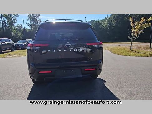 Used 2022 Nissan Pathfinder SV image 29