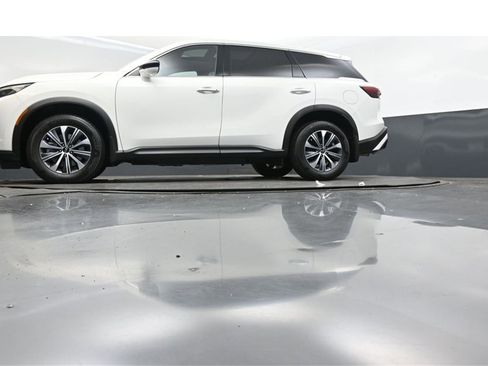 Certified 2025 INFINITI QX60 Pure image 41