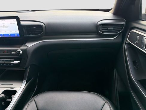 Used 2020 Ford Explorer XLT w/ Equipment Group 202A image 19