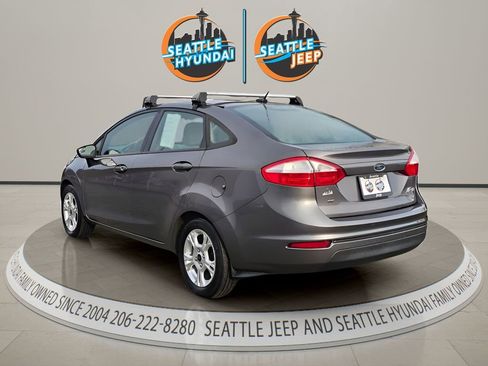 Used 2014 Ford Fiesta SE w/ Comfort Package FWD image 3