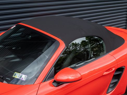 Certified 2017 Porsche 718 Boxster S RWD image 23