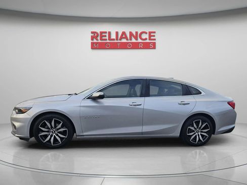 Used 2017 Chevrolet Malibu LT w/ Leather Package image 3