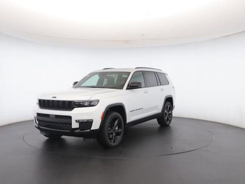 New 2025 Jeep Grand Cherokee L Limited w/ Black Appearance Package image 38