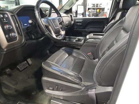 Used 2016 GMC Sierra 2500 Denali w/ Duramax Plus Package AWD/4WD image 15
