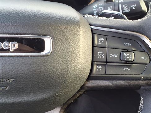 Certified 2024 Jeep Grand Cherokee L Limited w/ Luxury Tech Group II image 23