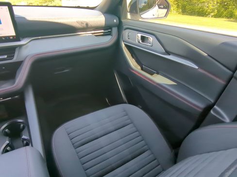 Certified 2025 Ford Explorer ST-Line w/ Premium Package image 15