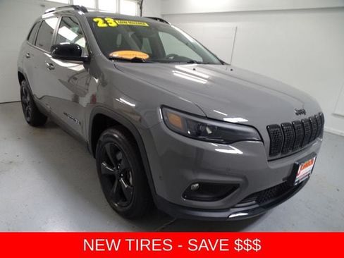 Certified 2023 Jeep Cherokee Altitude Lux w/ Lux Elite Package AWD/4WD image 1